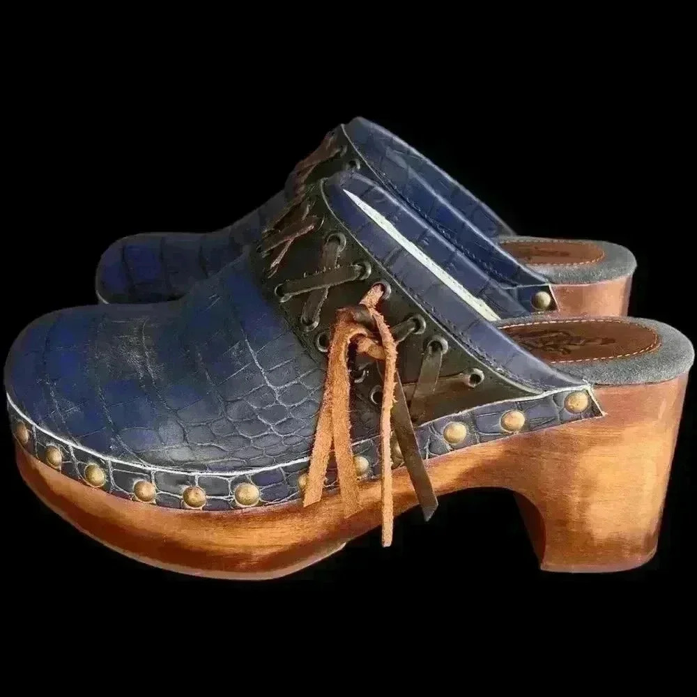 Freebird by Steven Woodstock Women's Sz 9 navy leather nail embellishments - Picture 2 of 14